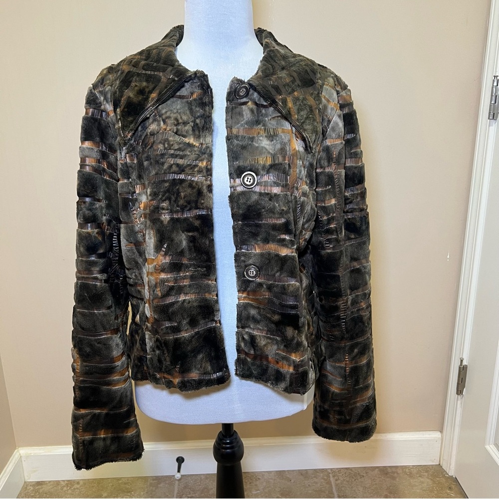Central Falls Co. Brown / Tan Beautiful, Warm, Soft Faux Fur Jacket. Size Medium
